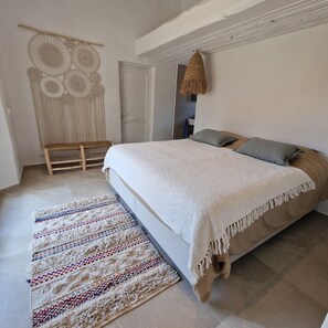 3 soverom, strykejern/-brett, wi-fi og sengetøy