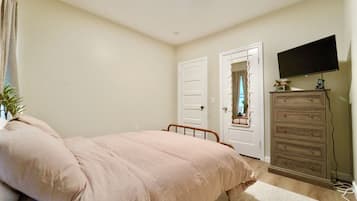 4 bedrooms, WiFi, bed sheets