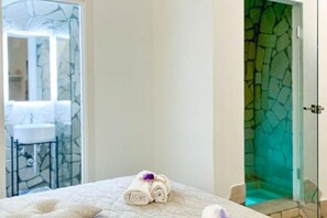 Dusche, Haartrockner, Handtücher, Seife