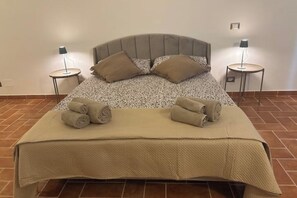2 bedrooms, in-room safe, desk, iron/ironing board - Cappuccini's B&B (Livorno)
