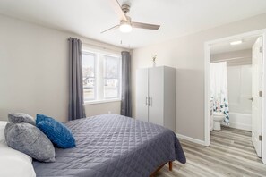 3 bedrooms, iron/ironing board, WiFi, bed sheets