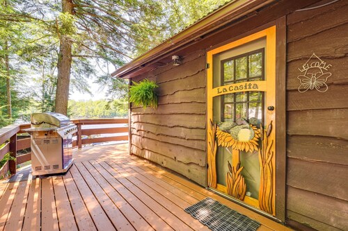 Lake Front 3-bedroom cottage with private beach