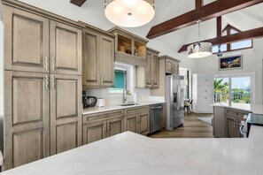 House, Multiple Beds (The Gulfview Grandeur) | Private kitchen
