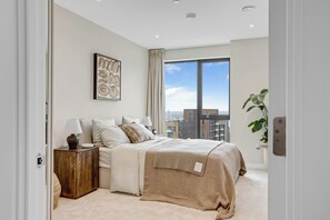 1 habitación, tabla de planchar con plancha, wifi gratis y ropa de cama