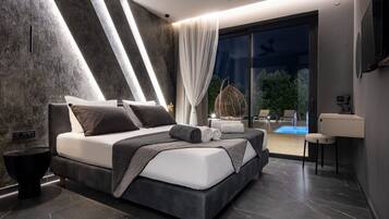 3 makuuhuonetta, työpöytä, silitysrauta/-lauta, vauvan matkasänky