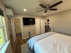 2 chambres, fer et planche à repasser, lit parapluie, Wi-Fi gratuit