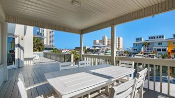 House, Multiple Beds (No Bad Days) | Outdoor dining