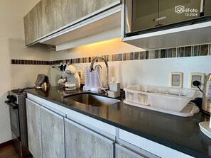 Fridge, microwave, oven, stovetop