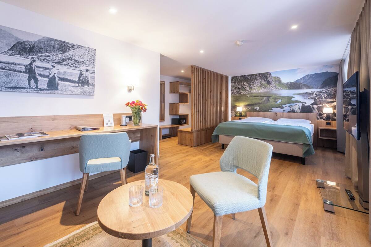 Junior Double Room, Balcony, Mountain View | In-room safe, desk, free WiFi