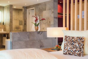 Deluxe Suite, Balcony, Mountain View | In-room safe, desk, free WiFi, bed sheets - La Cruna Hotel-Restaurant (Tujetsch)