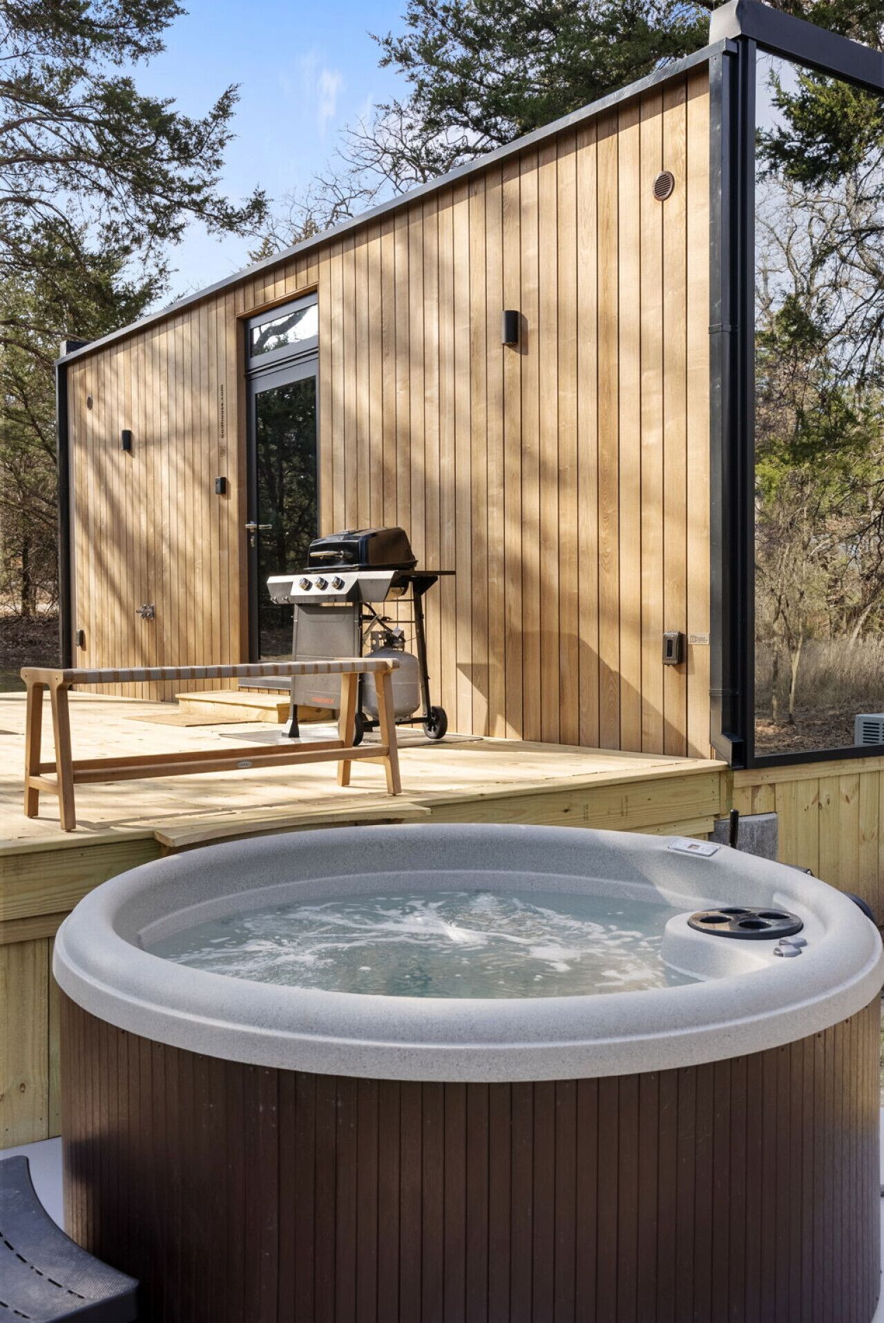 Outdoor spa tub
