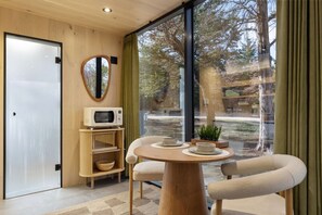 Interior - Spectacular Mirror House in the North Texas Hill Country (Saint Jo)