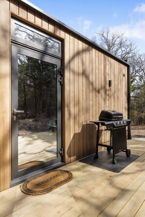 Terrace/patio - Mirror House in the North Texas Hill Country (Saint Jo)