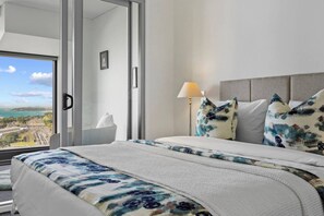 1 dormitori, planxa i posts de planxar, wifi i roba de llit 