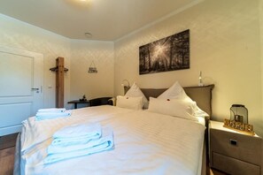 雙人房, 庭園景觀 | 布置獨特、遮光布/窗簾、隔音、熨斗/熨衣板