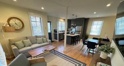 Prime Location Renovated House 6 bed 4 Bath