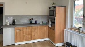 Microwave, stovetop - Vacation apartment on the Danube cycle path (Untermarchtal)