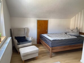 3 bedrooms, WiFi, bed sheets