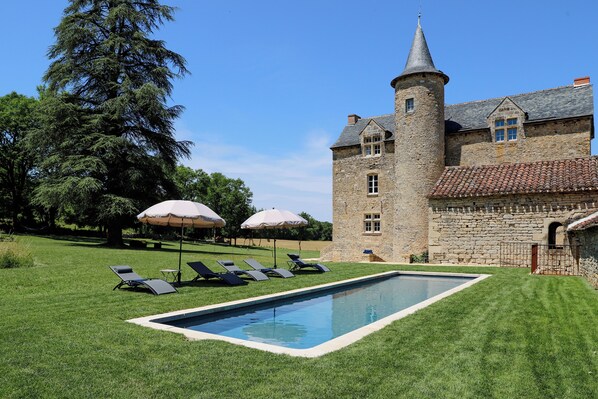 Pool - An exceptional stay in a château with swimming pool - Luxury, charm and nature (Castanet)