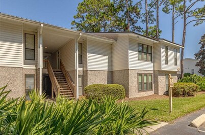 Sandy Toes. Cozy 2 Bedroom 2 Full bath. Sleeps 6.  30 day rental rates available