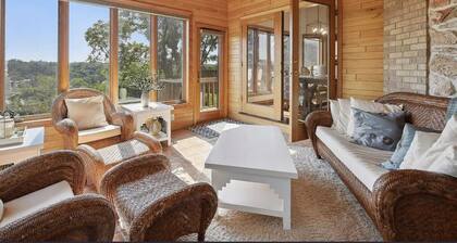 Spacious 5-bed home in convenient Eden Prairie location with incredible views!