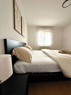 5 bedrooms, iron/ironing board, travel crib, WiFi