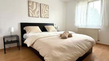 5 habitaciones, tabla de planchar con plancha, cuna de viaje y wifi