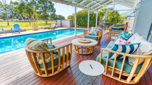 Pool and Putt Paradise