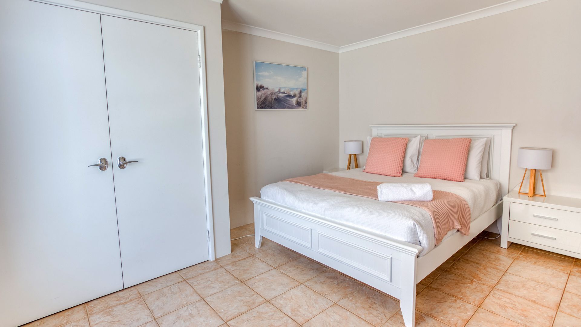 3 bedrooms, WiFi, bed sheets