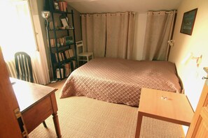 1 bedroom, iron/ironing board, Internet, bed sheets