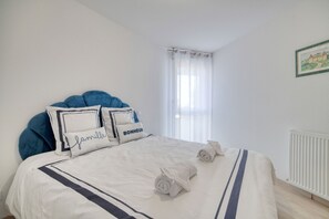 1 habitación, tabla de planchar con plancha, wifi gratis y ropa de cama 