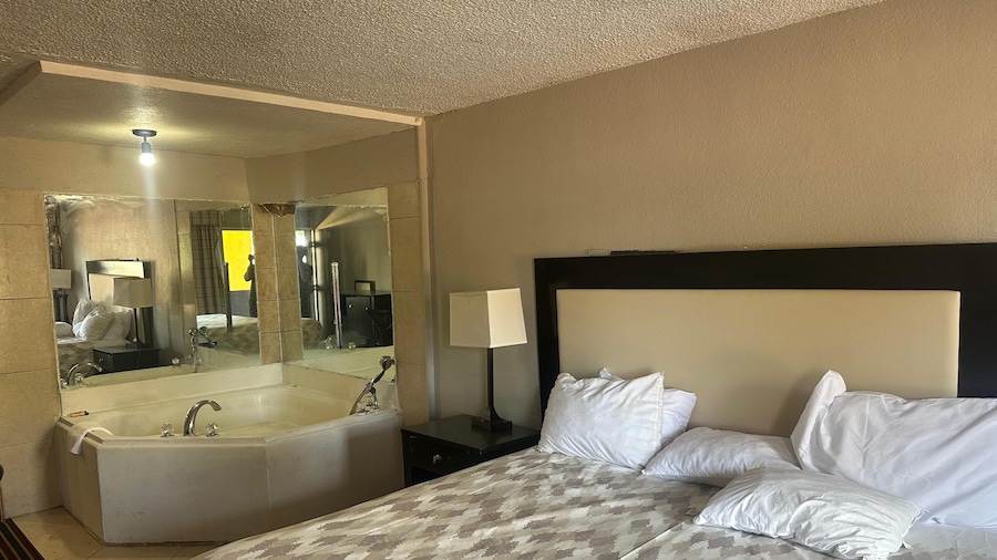 La Casa Inn Albany Near Tifton GA I 75