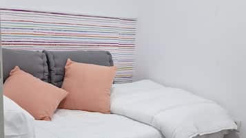 2 bedrooms, internet, bed sheets