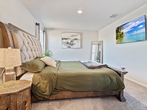 4 habitaciones, tabla de planchar con plancha, wifi y ropa de cama