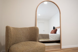 3 bedrooms, travel cot, free WiFi, bed sheets