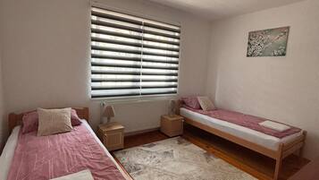 2 bedrooms, iron/ironing board, WiFi, bed sheets