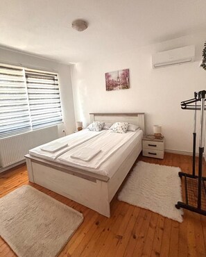 2 soverom, strykejern/-brett, wi-fi og sengetøy