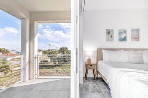 4 bedrooms, iron/ironing board, free WiFi, bed sheets - *New Luxury Home*
Ponce Inlet's Surf Villa (Port Orange)