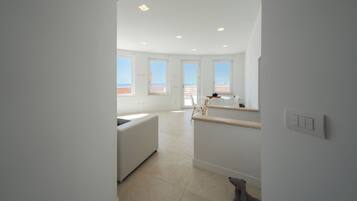 Signature Penthouse, Sea View | Living area