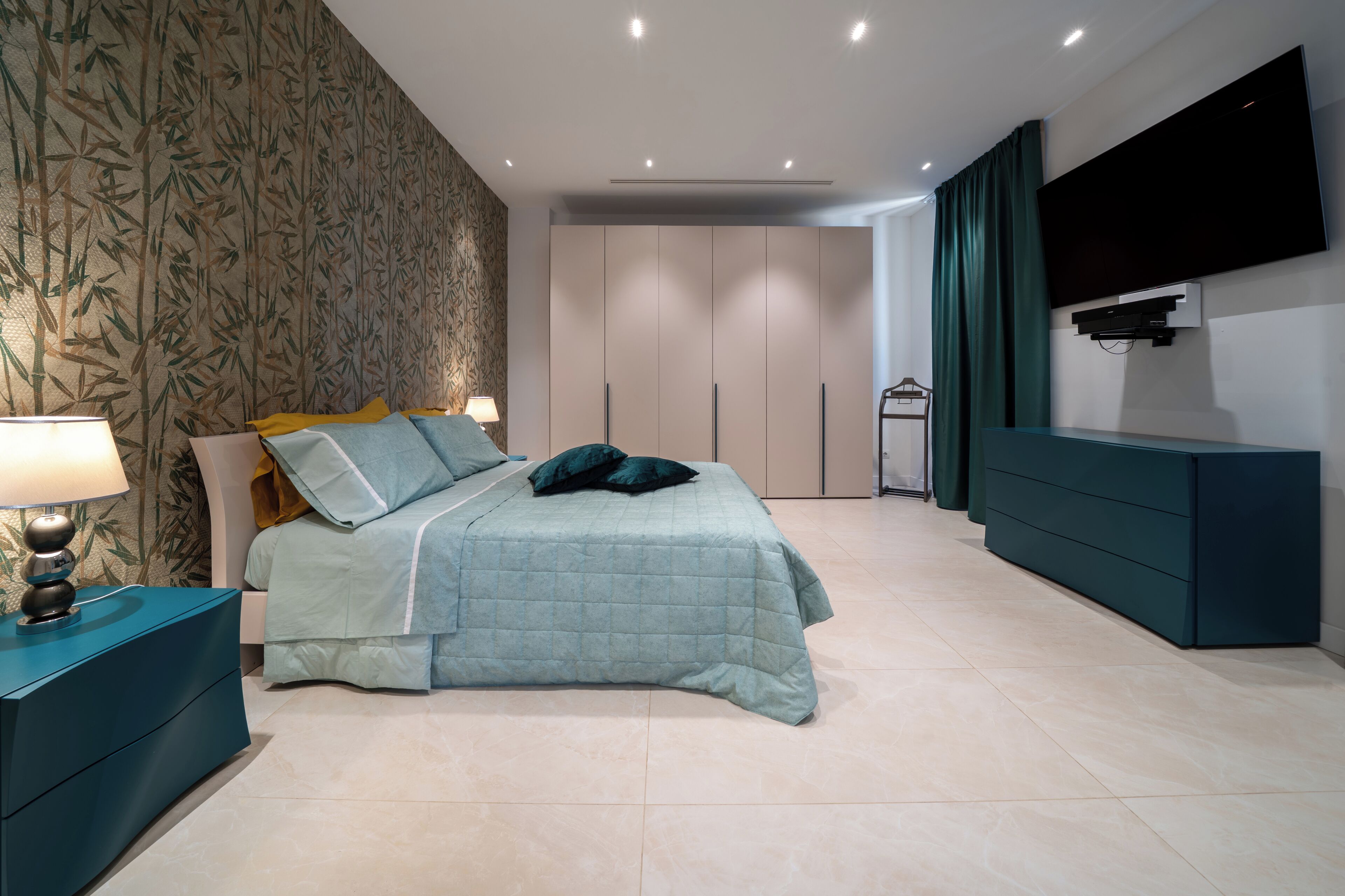 Articles gratuits dans le mini-bar, coffres-forts dans les chambres