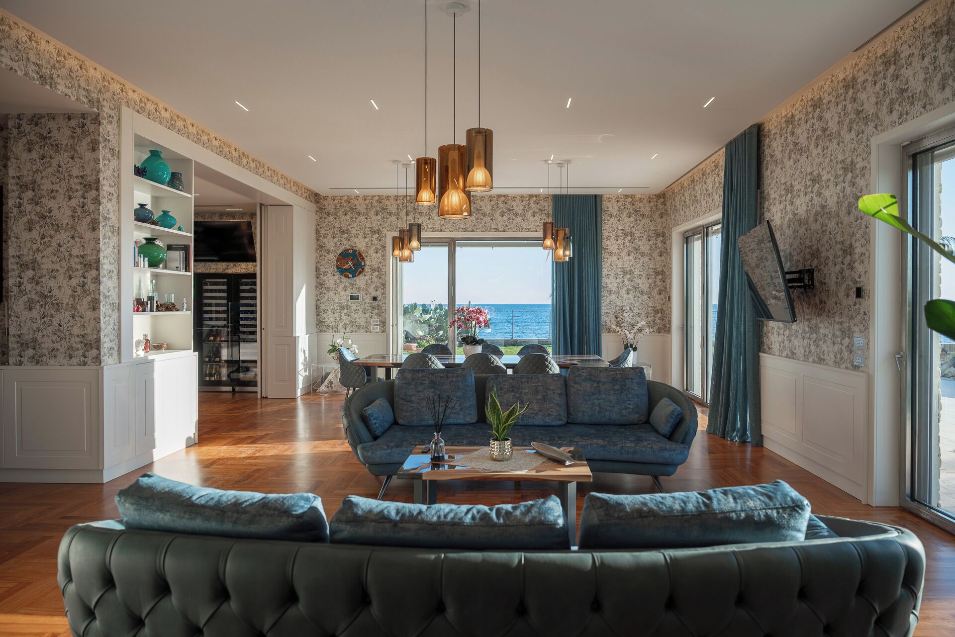 Luxury Apartment | Living area