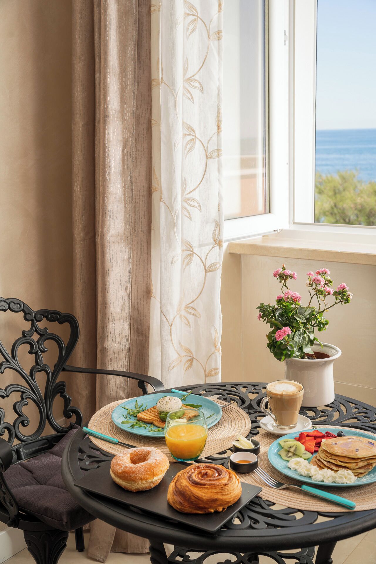 Petit déjeuner buffet compris tous les jours