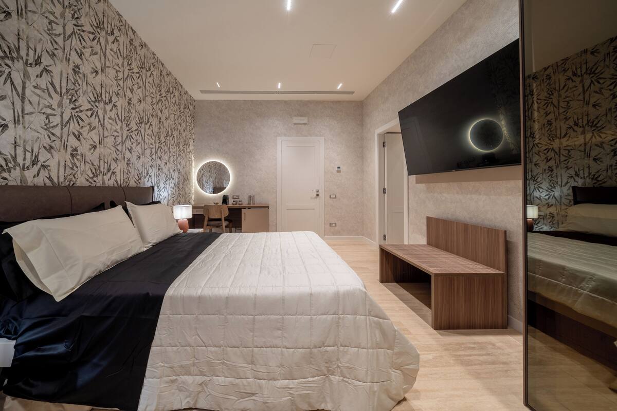 Deluxe Double Room | In-room safe, blackout drapes, free WiFi