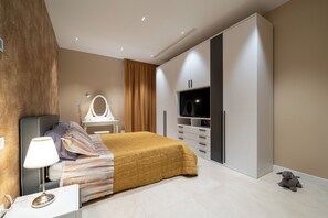 Doppia Superior, vista mare | Minibar con snack e bevande gratuite, una cassaforte in camera