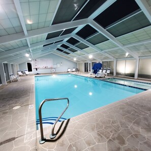 Piscine couverte, piscine extérieure