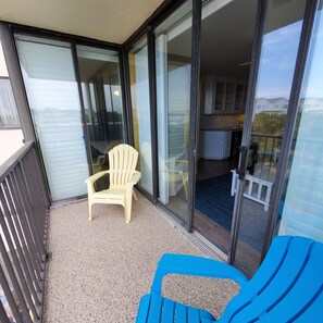 Property grounds - Charming 3-bedroom condo private beach access, 2 pools with fitness room and AC (Atlantic Beach)