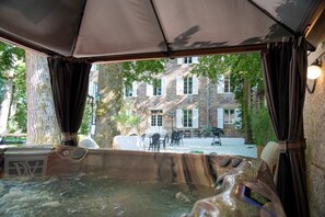 Una bañera de hidromasaje, masajes