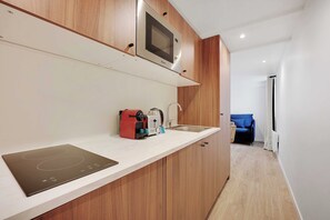 Apartment | Private kitchen | Fridge, microwave, stovetop, dishwasher
