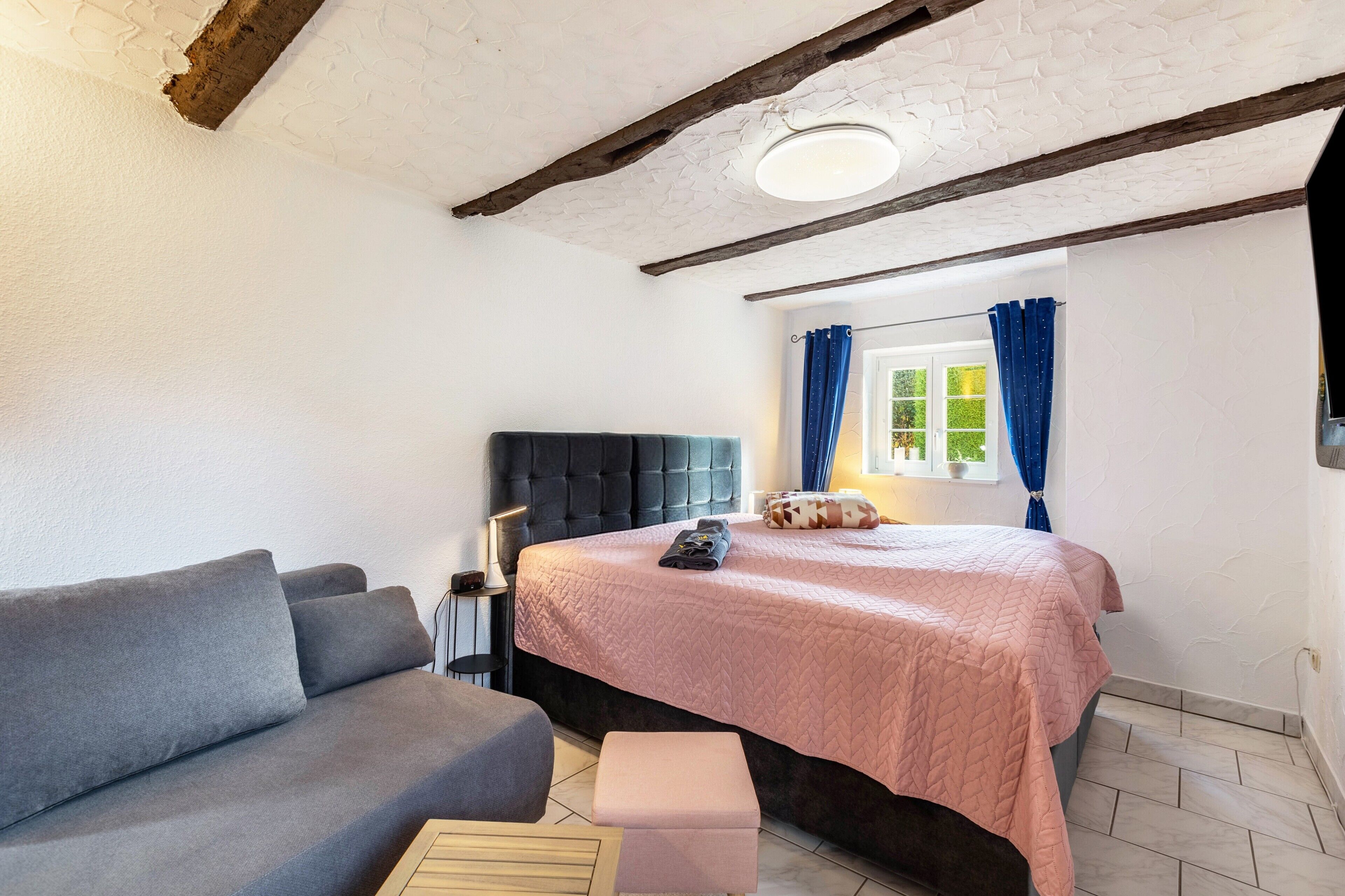 1 chambre, fer et planche à repasser, Wi-Fi, draps fournis