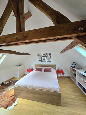 3 camere, culla da viaggio, Wi-Fi gratuito, lenzuola